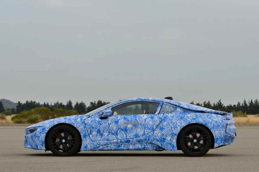 BMW-i8-side