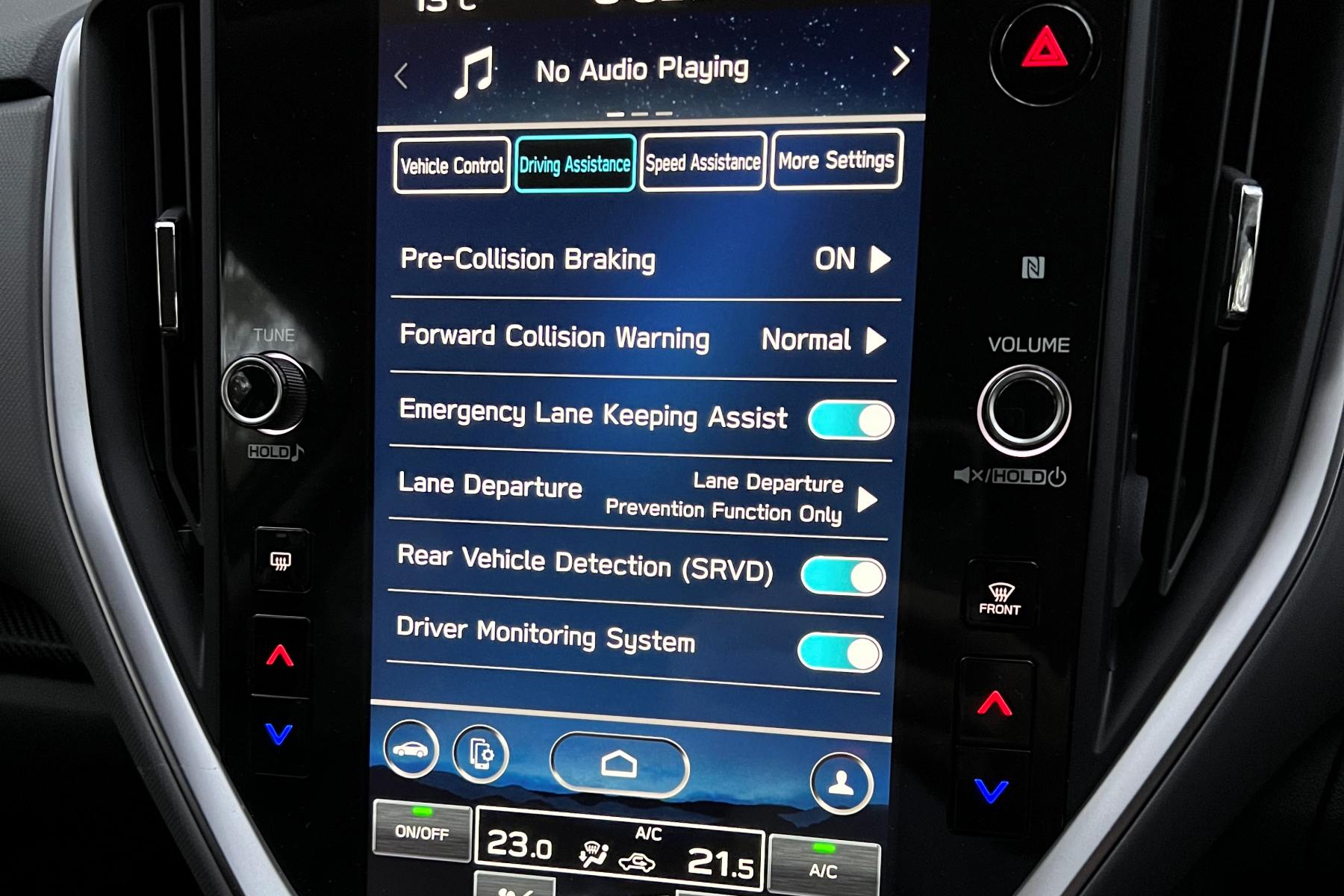 Subaru Crosstrek AWD 2.0R safety controls