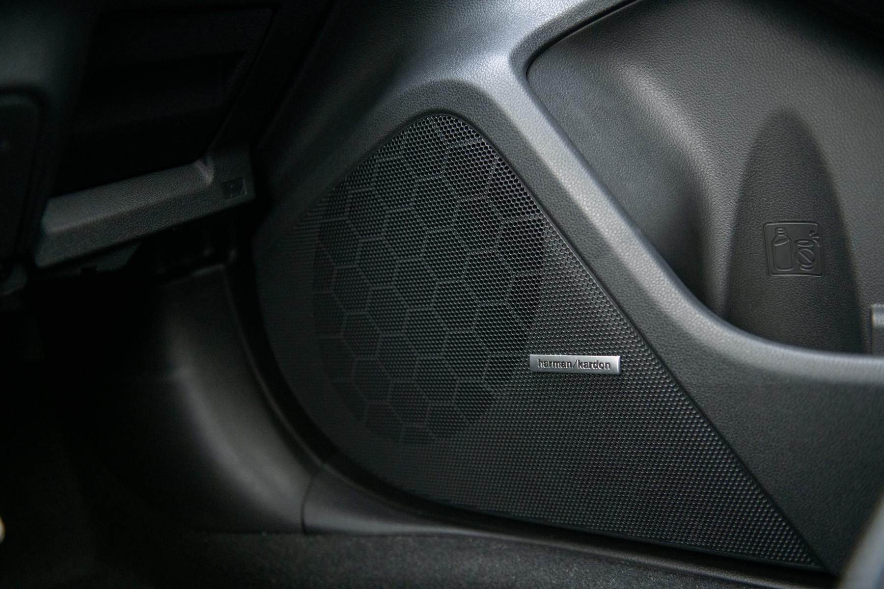 Subaru Crosstrek AWD 2.0S audio system
