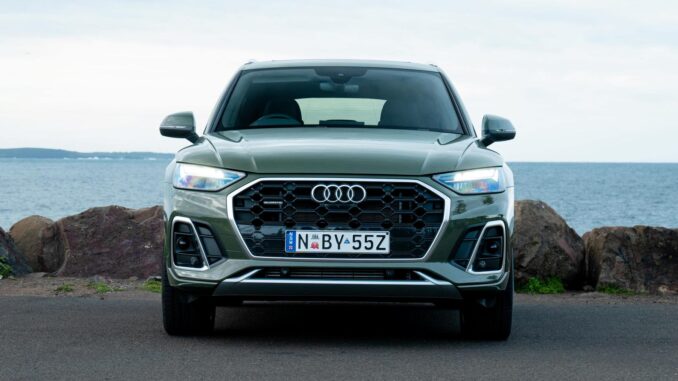 Audi Q5 Plug-In Hybrid 2023 front grill