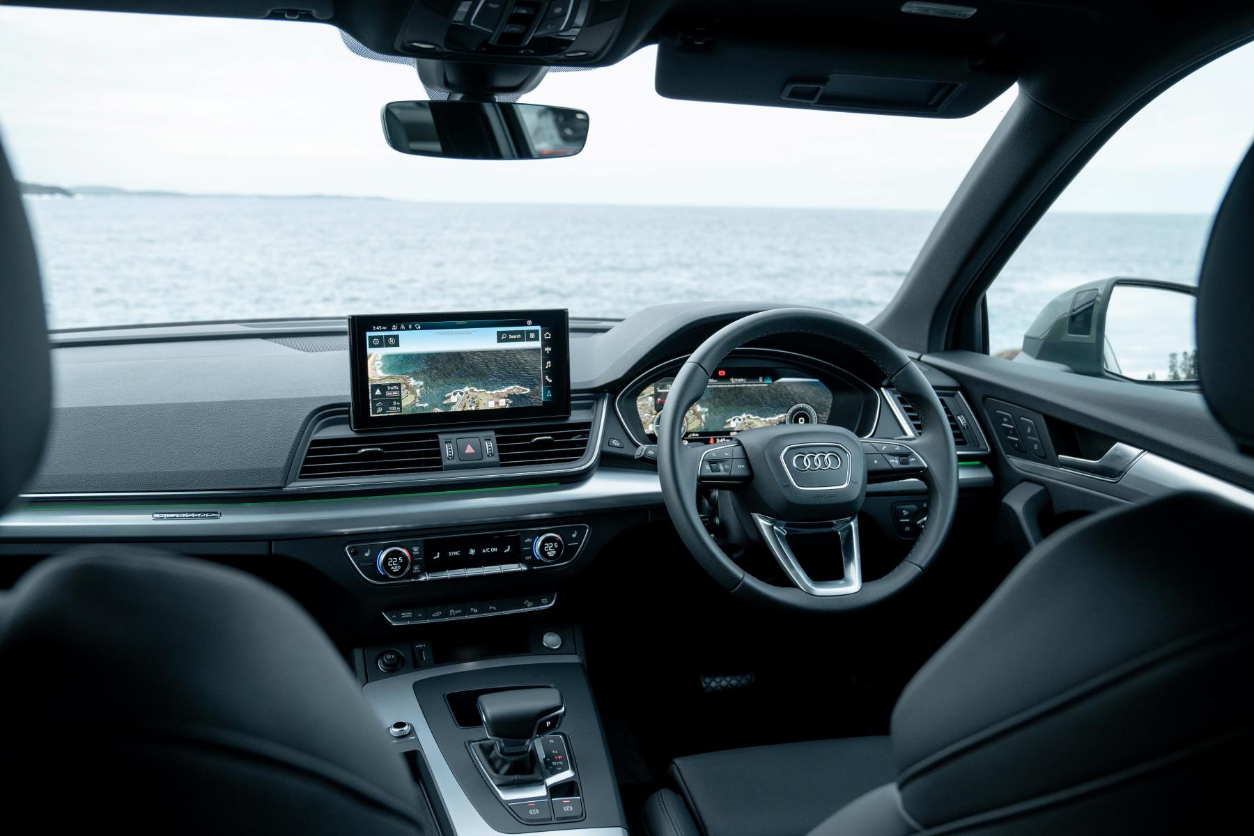 Audi Q5 Plug-In Hybrid 2023 interior front