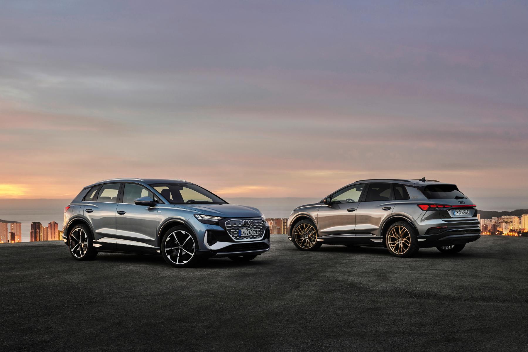 Audi Q4 50 e-tron quattro Static photo, Colour: Geyser blue, metallic Audi Q4 50 e-tron quattro Edition One Static photo, Colour: Typhoon gray