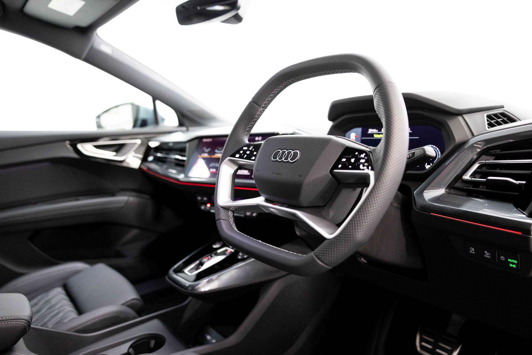 Audi Q4 e-tron steering wheel 4