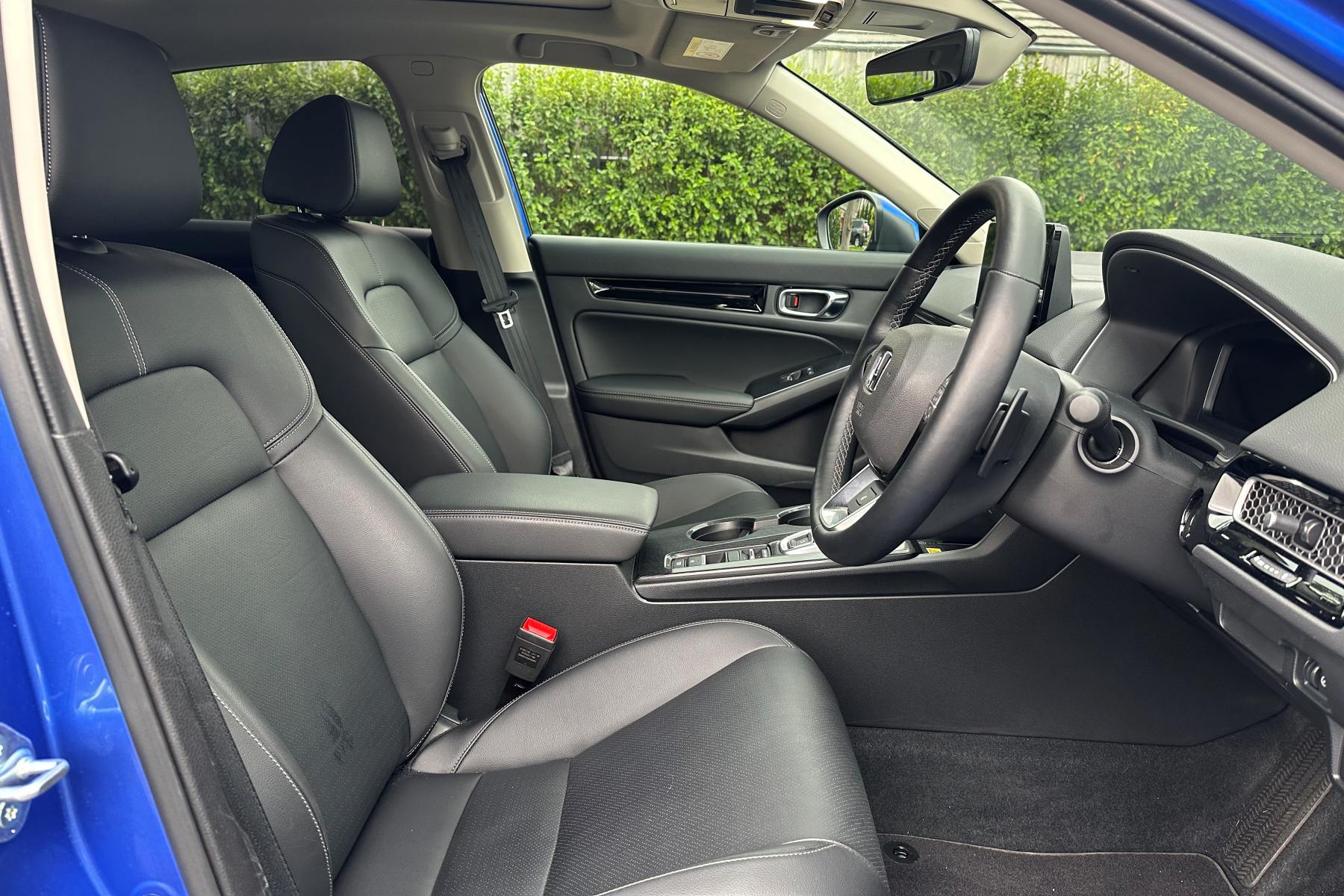 Honda Civic Hybrid e-HEV interior front seats
