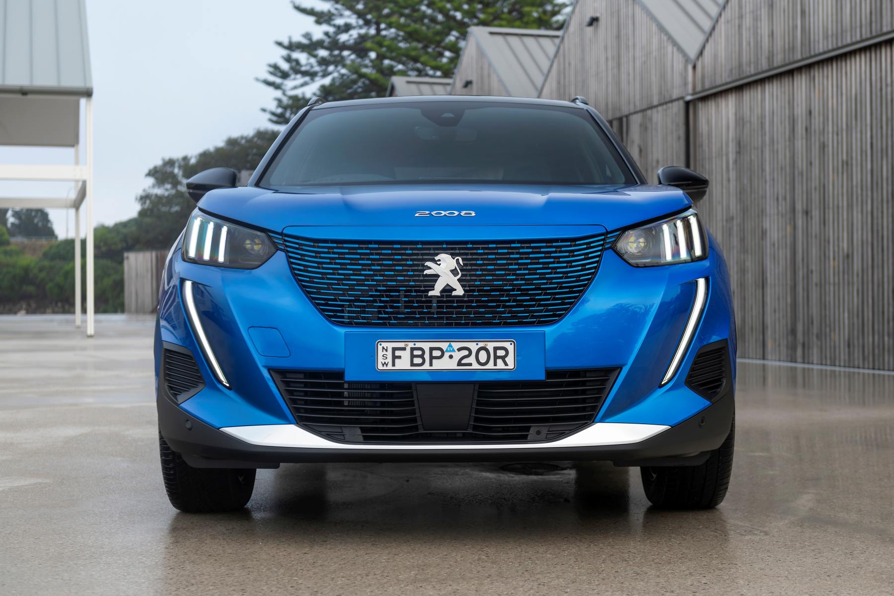 2023 Peugeot e-2008 bonnet and grill