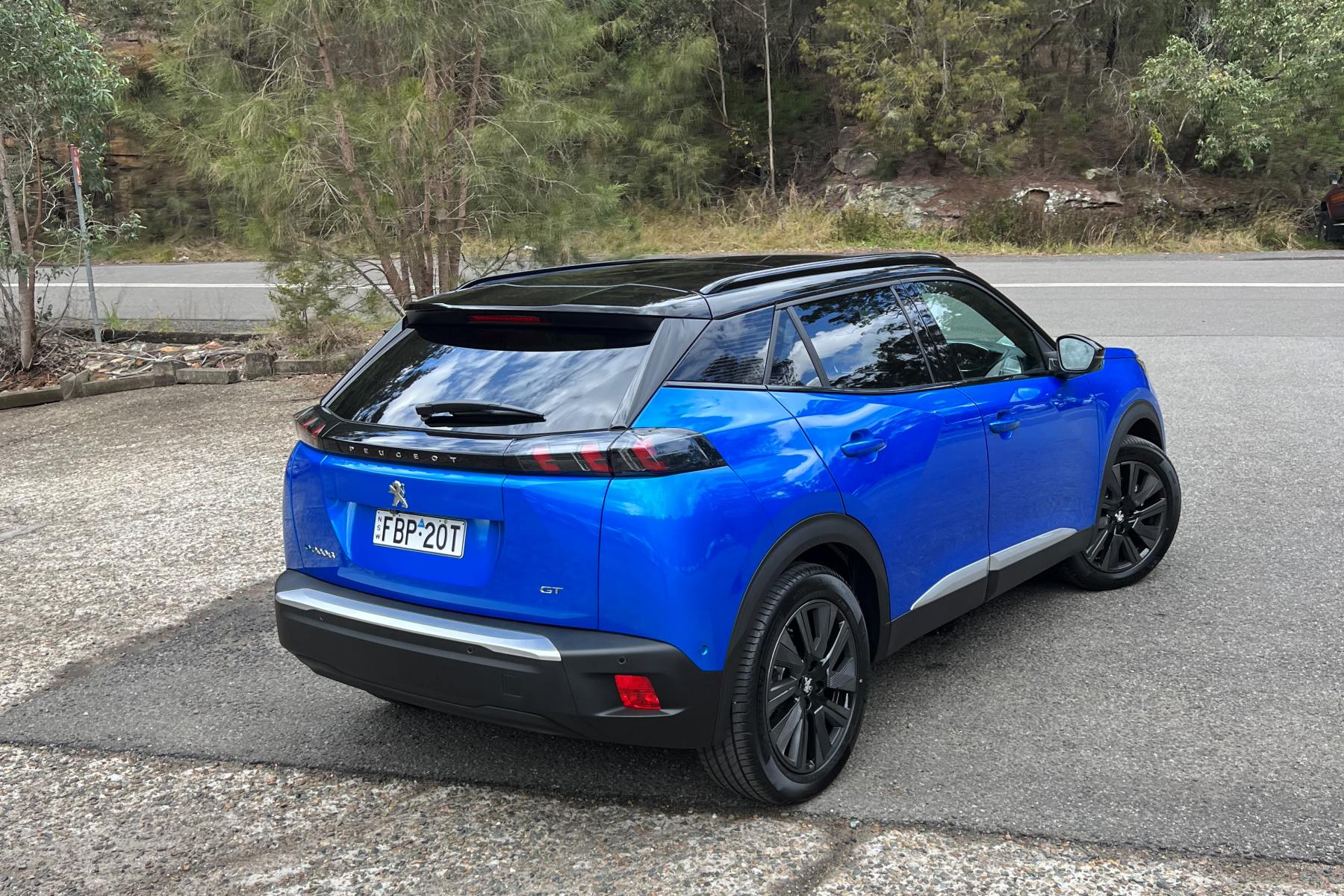 PEUGEOT e-2008 SUV 2023 rear quarter 1