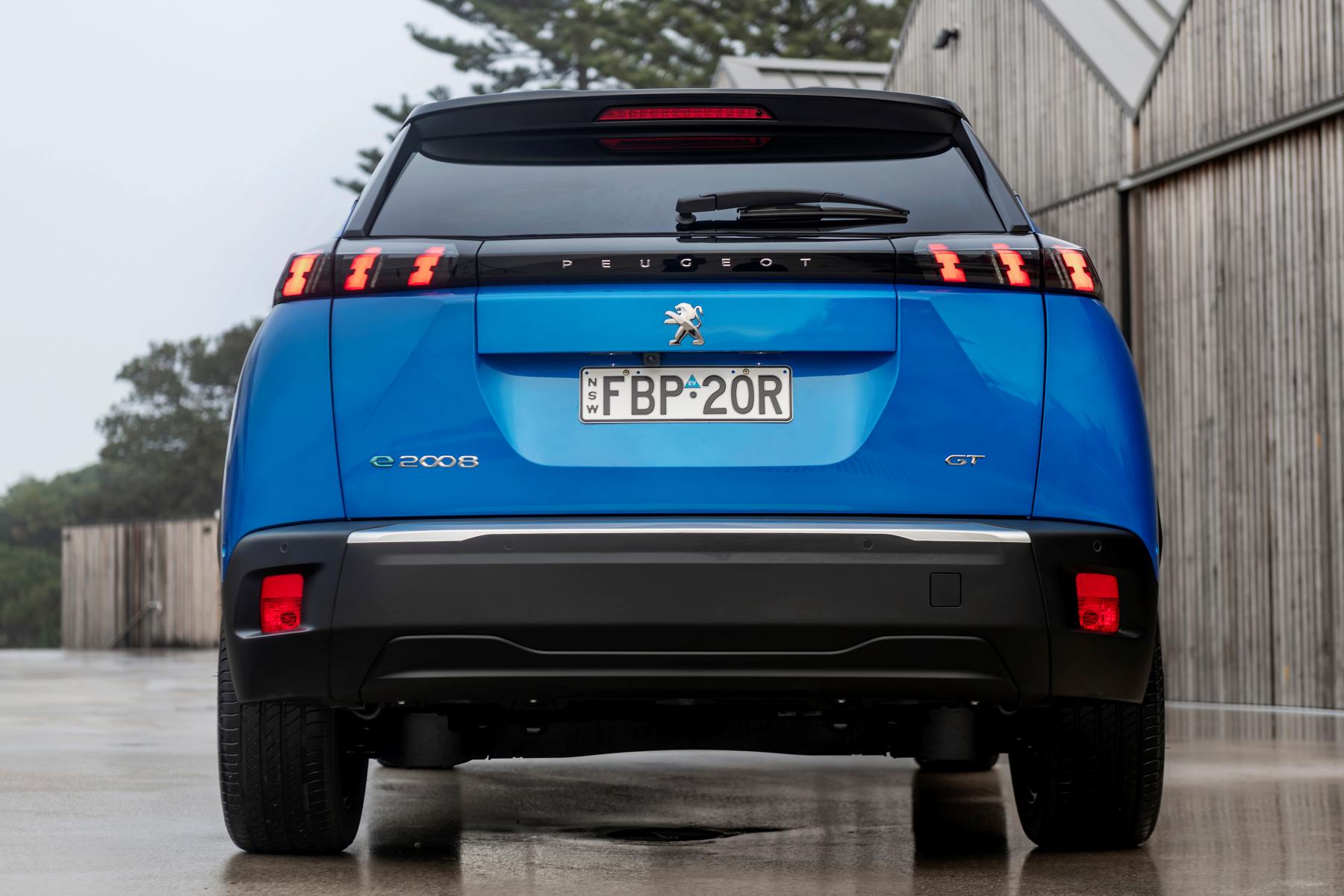 2023 Peugeot e-2008 rear