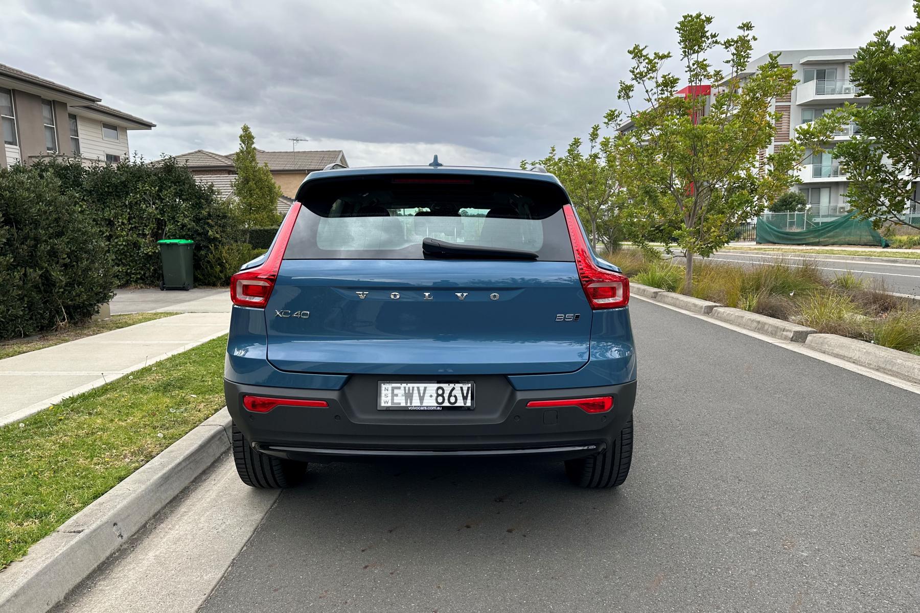 Volvo XC40 Ultimate B5 Dark 2023 AWD SUV rear