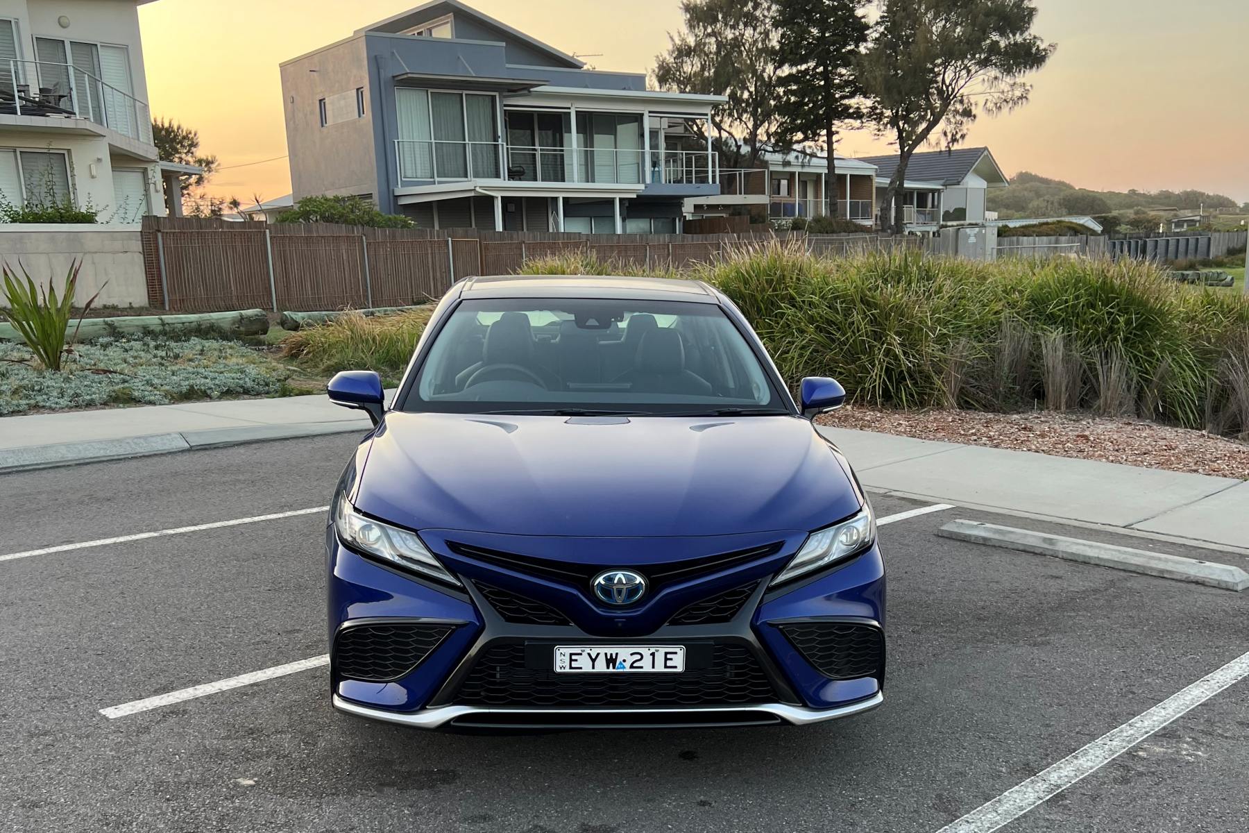 Toyota Camry Hybrid SL front bonnet and grill 2