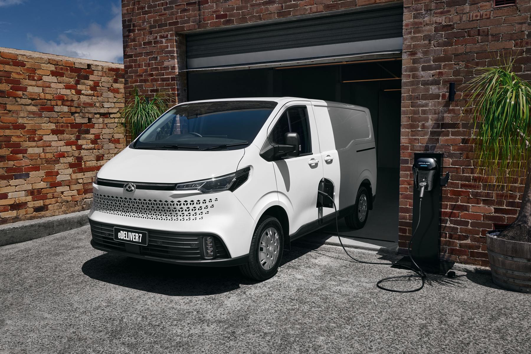 LDV eDeliver 7 SWB Low Roof charging