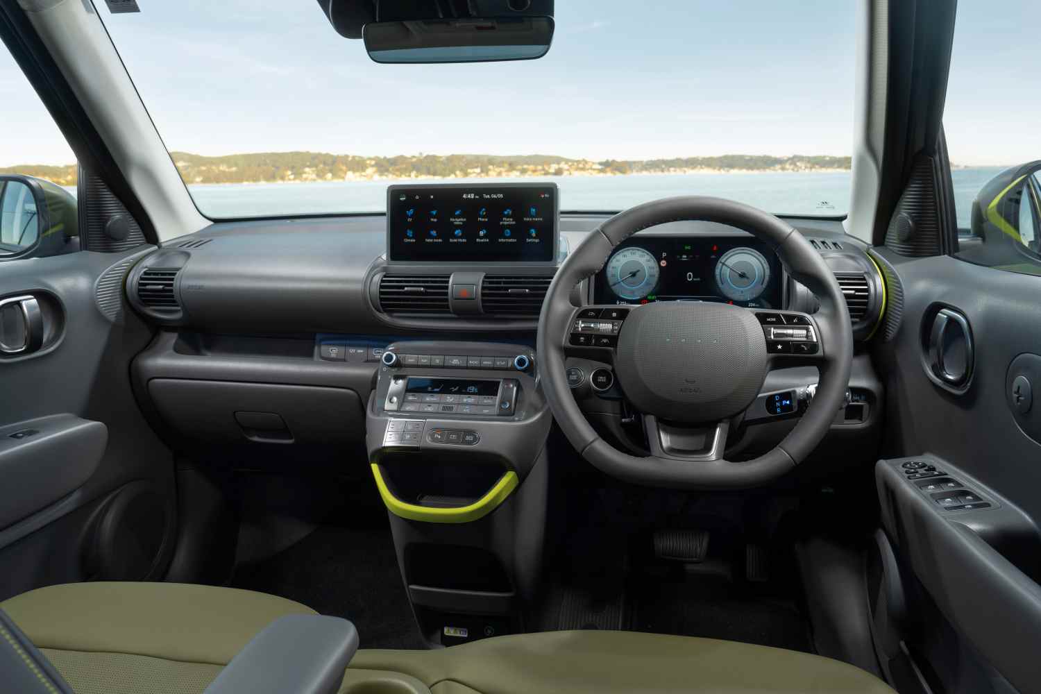 Hyundai INSTER Cross 12