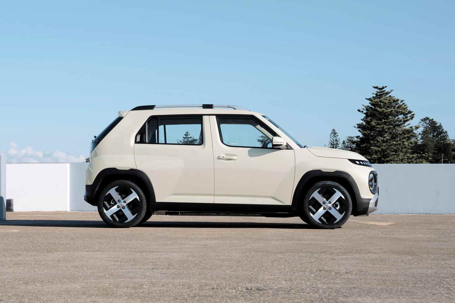 Hyundai INSTER Extended Range 06