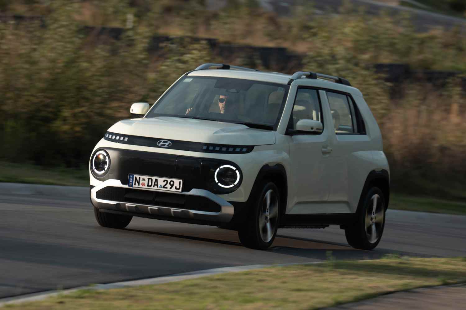 Hyundai INSTER Extended Range 16