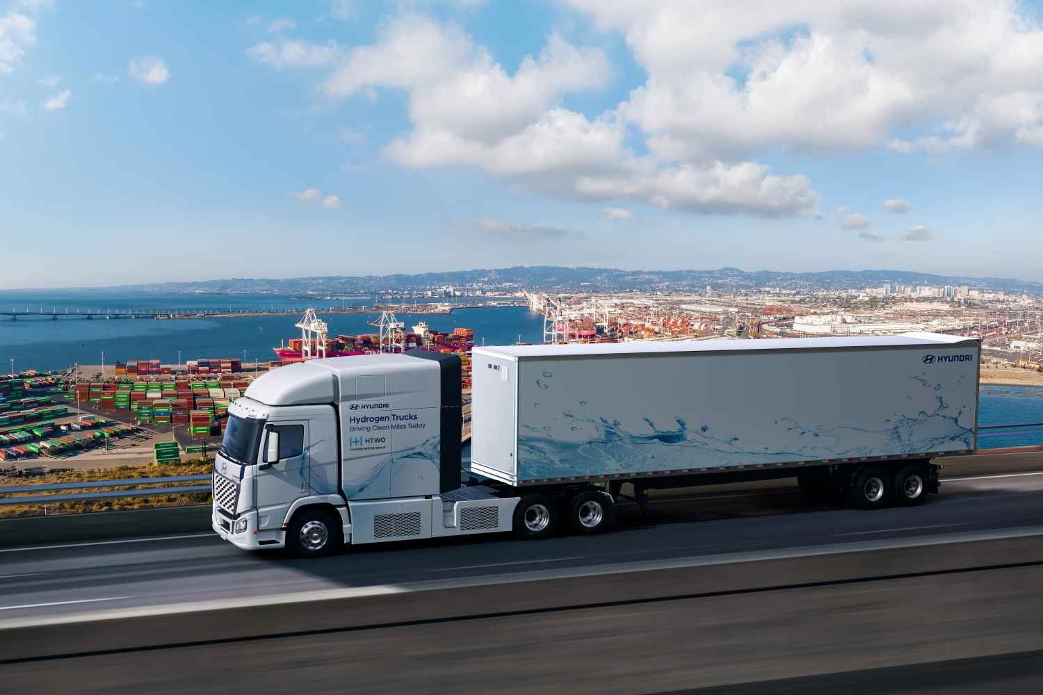 Hyundai XCIENT Fuel Cell Heavy-Duty Truck