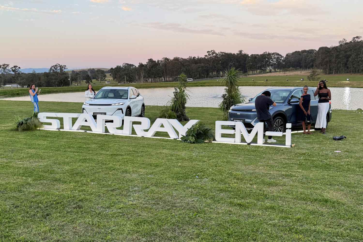 2025 Geely Starray EM-i launch 1