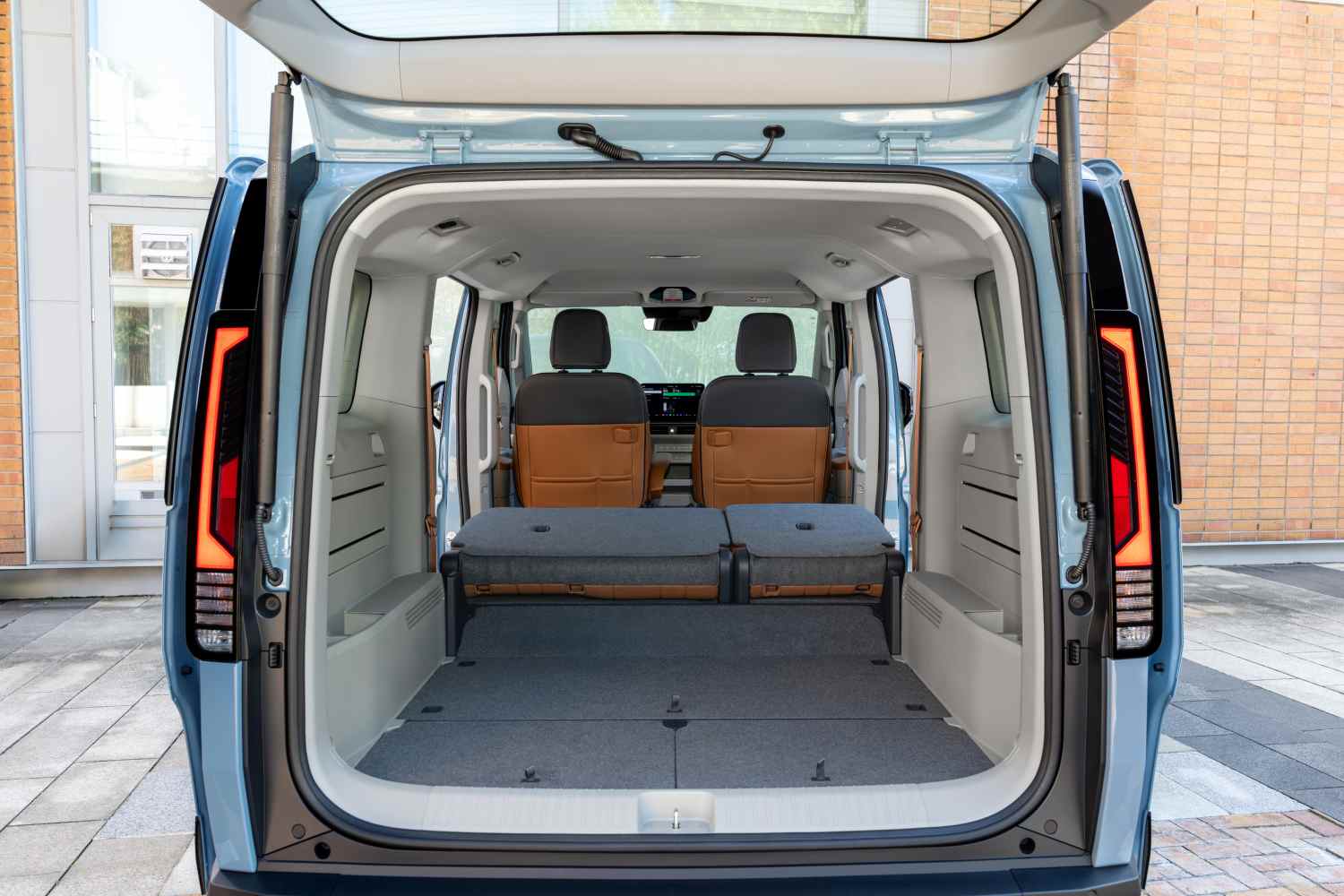 Kia PV5-Passenger-Frost Blue-Detail 4