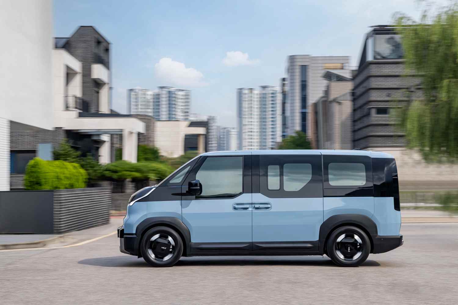 Kia PV5-Passenger-Frost Blue-Dynamic 2