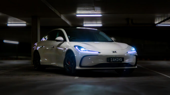 Standard full-exterior shot of the IM5 Performance 2025 model