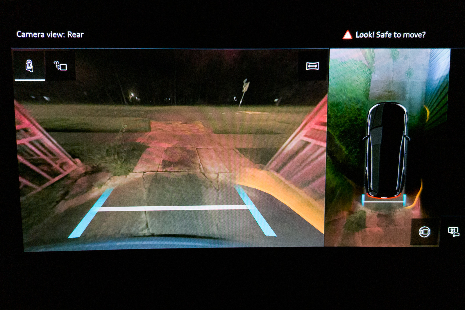 High-resolution rear-view camera display on the Audi MMI panoramic touchscreen.
