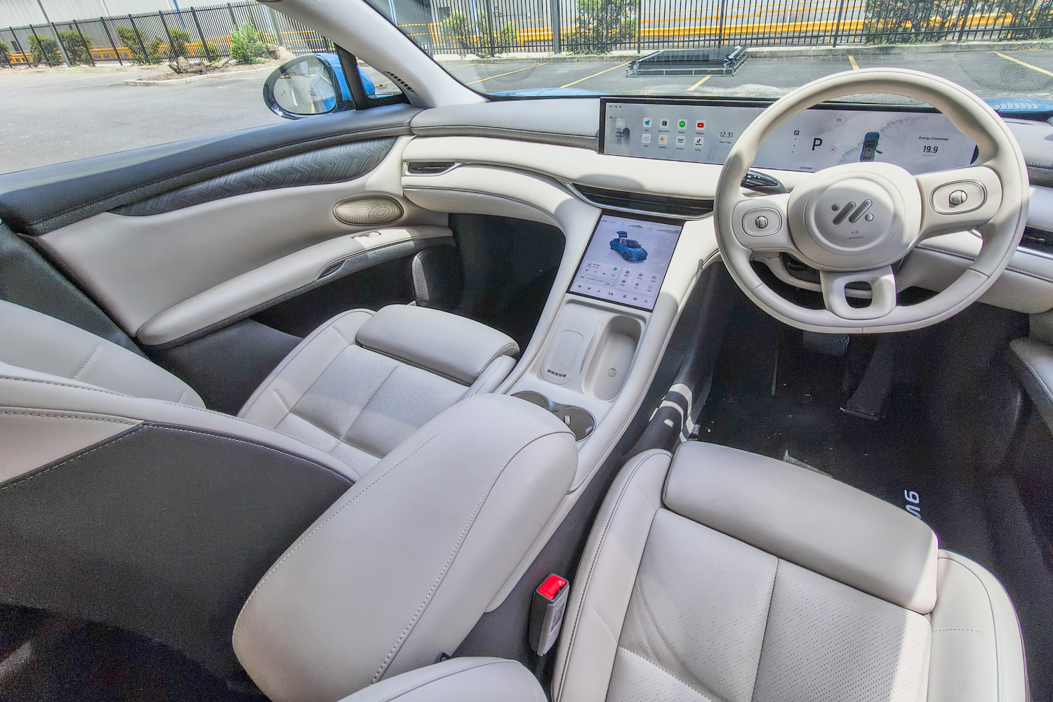 Panoramic view of the 2025 MG IM6 Performance interior featuring the 26.3-inch immersive display.