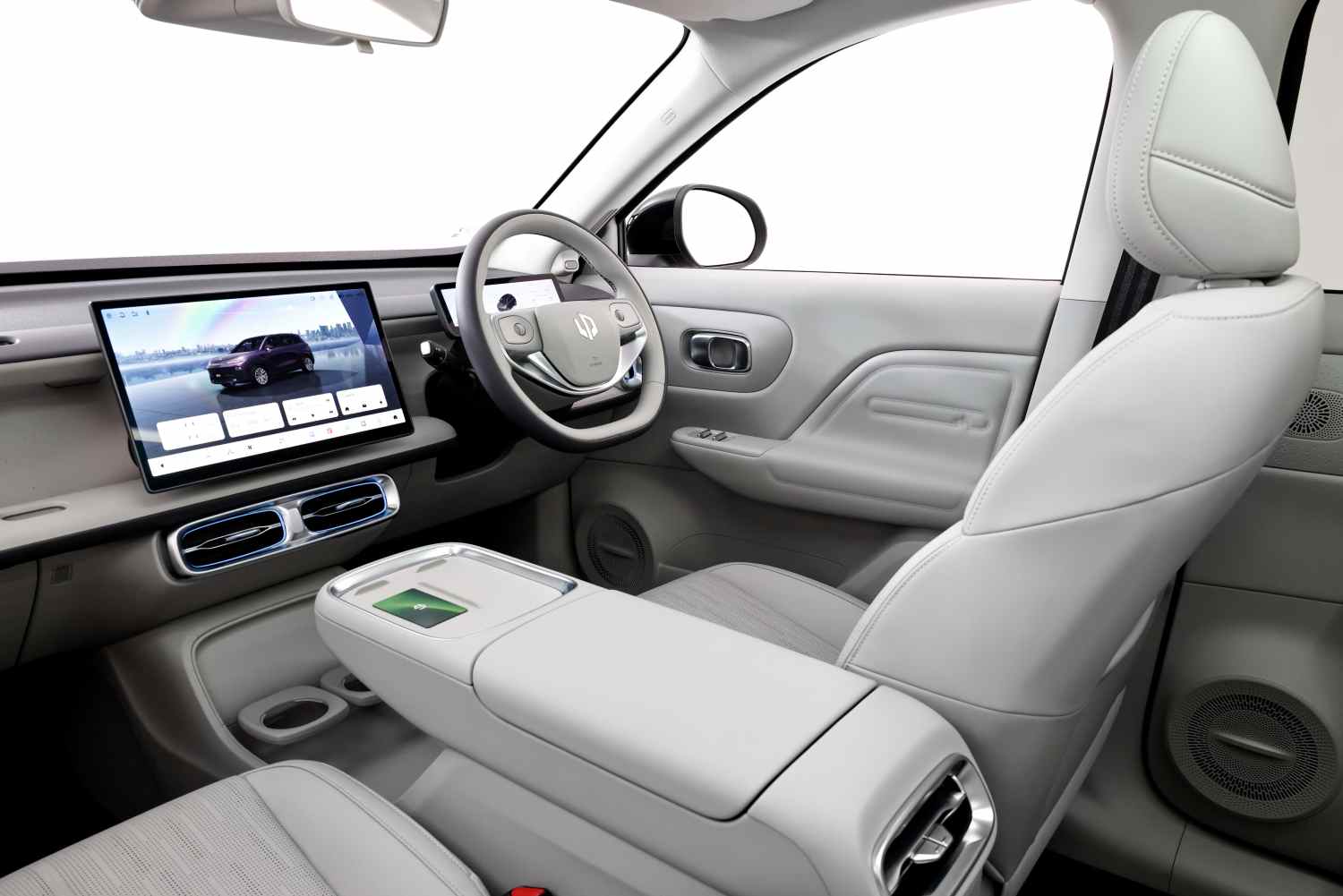 Leapmotor B10 interior front 2