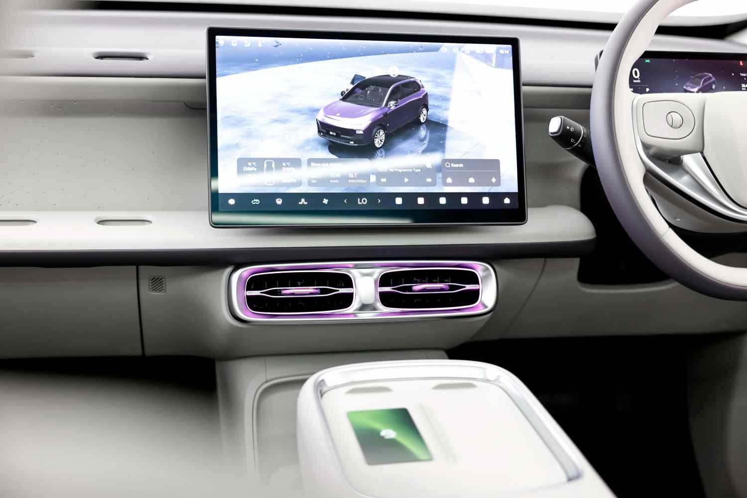 Leapmotor B10 interior front 4