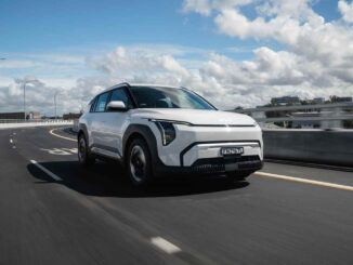 2025 KIA_EV3_ClearWhite_045
