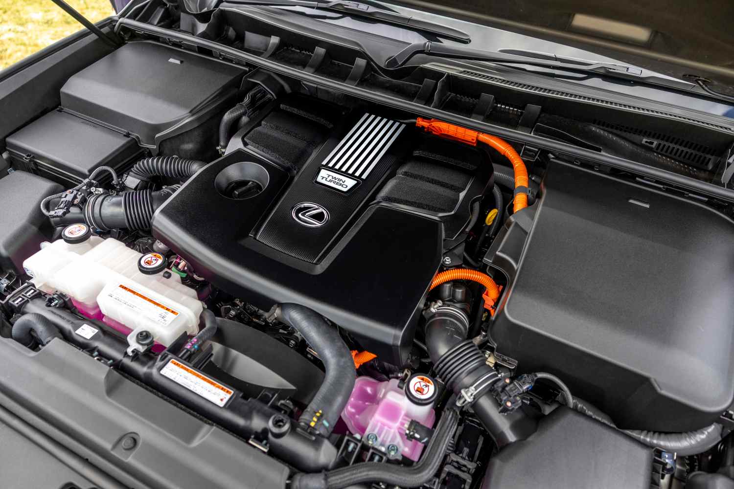 Lexus LX 700h engine