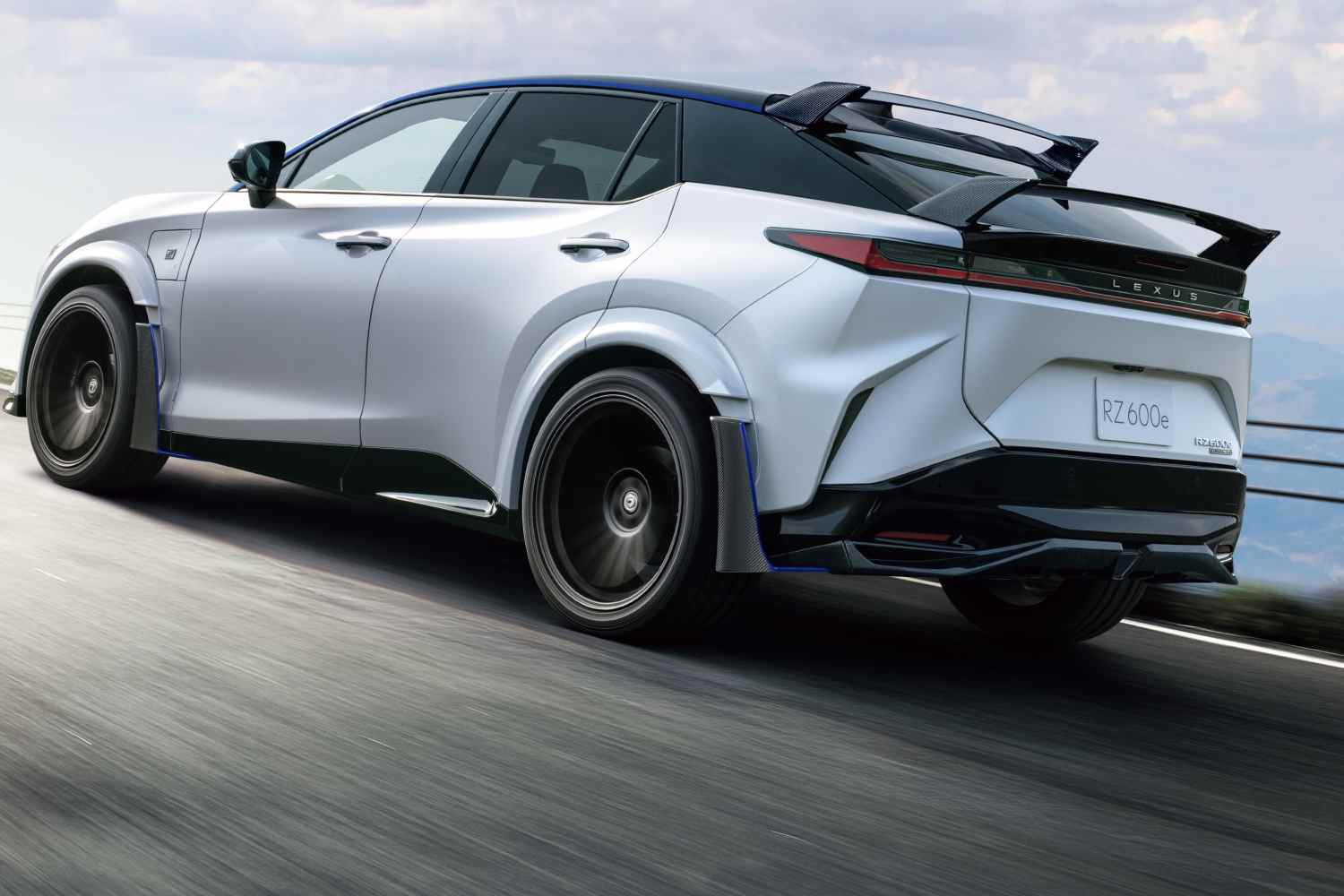 Lexus RZ 600e