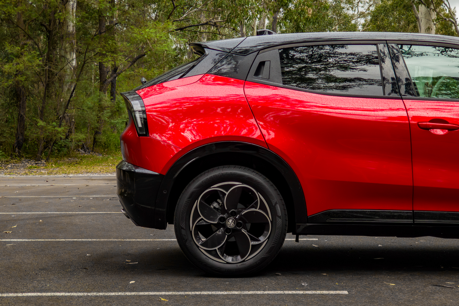 2026 Alfa Romeo Junior Ibrida alloy wheel and rear quarter