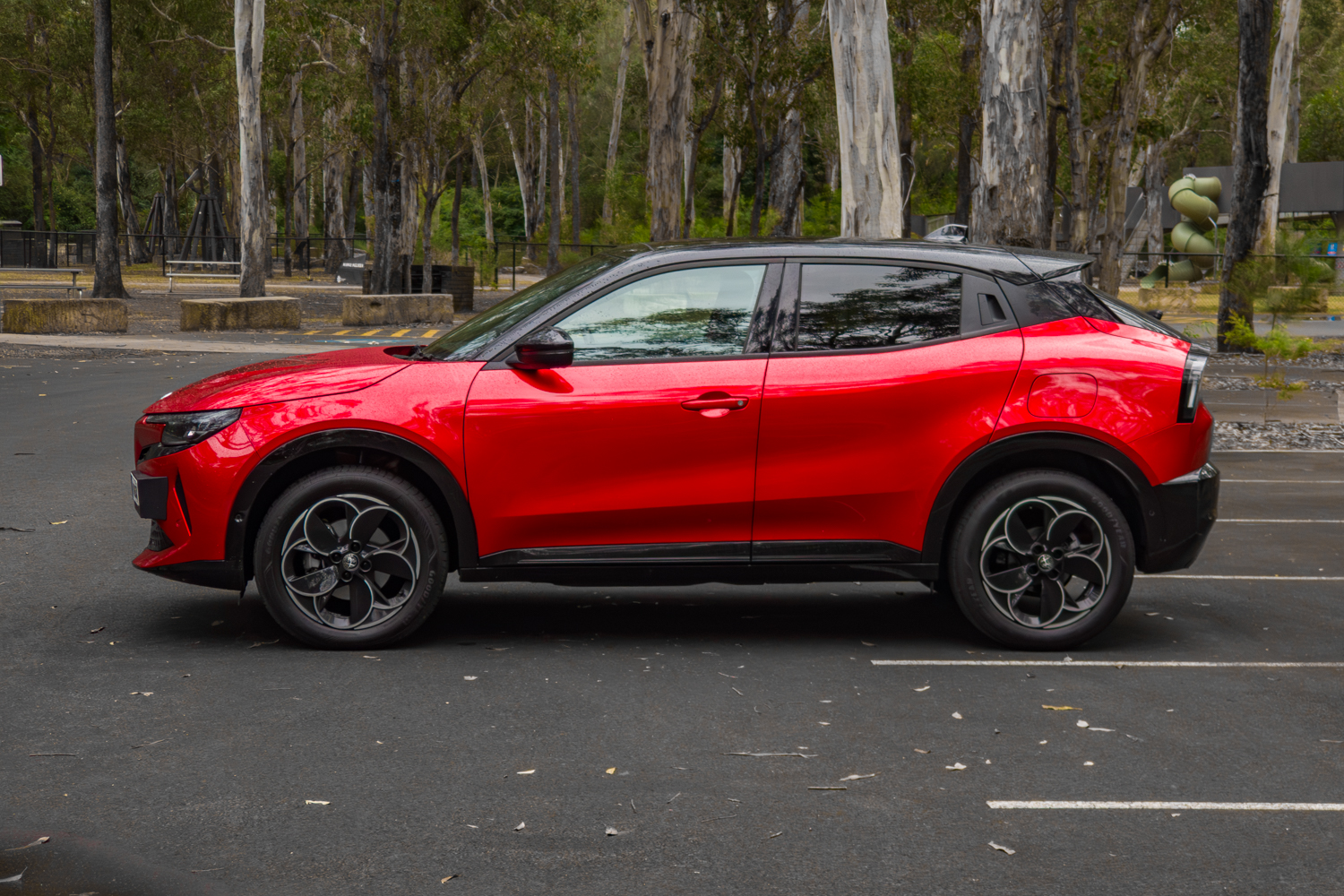 2026 Alfa Romeo Junior Ibrida side profile – alternate location