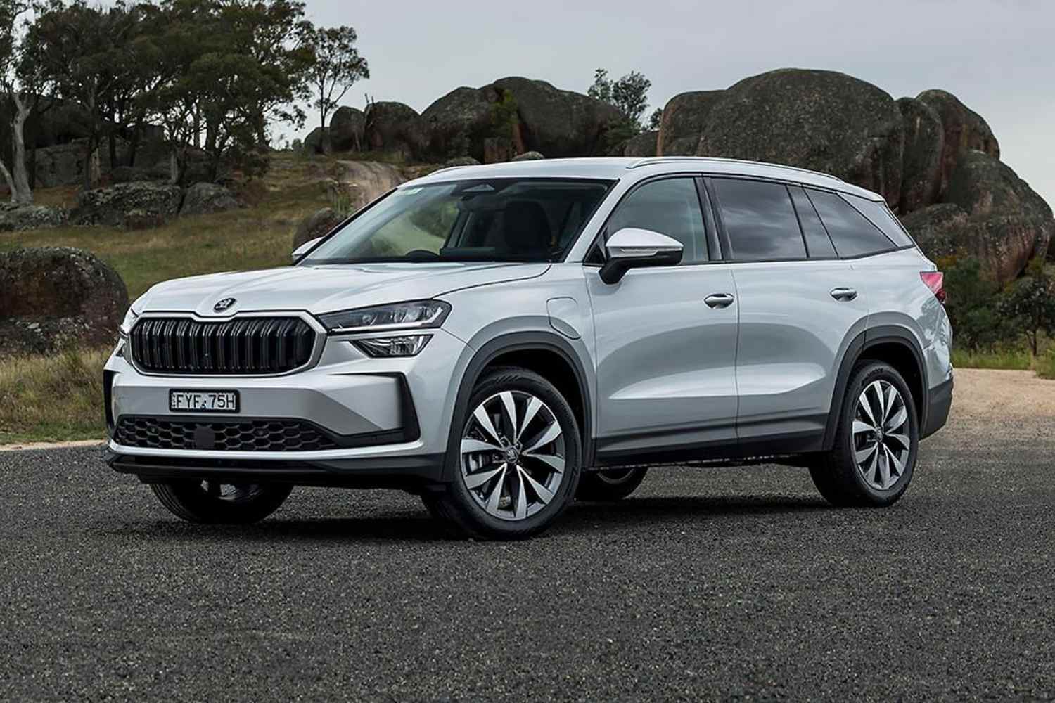 Škoda Kodiaq Select PHEV Review driven for 2026