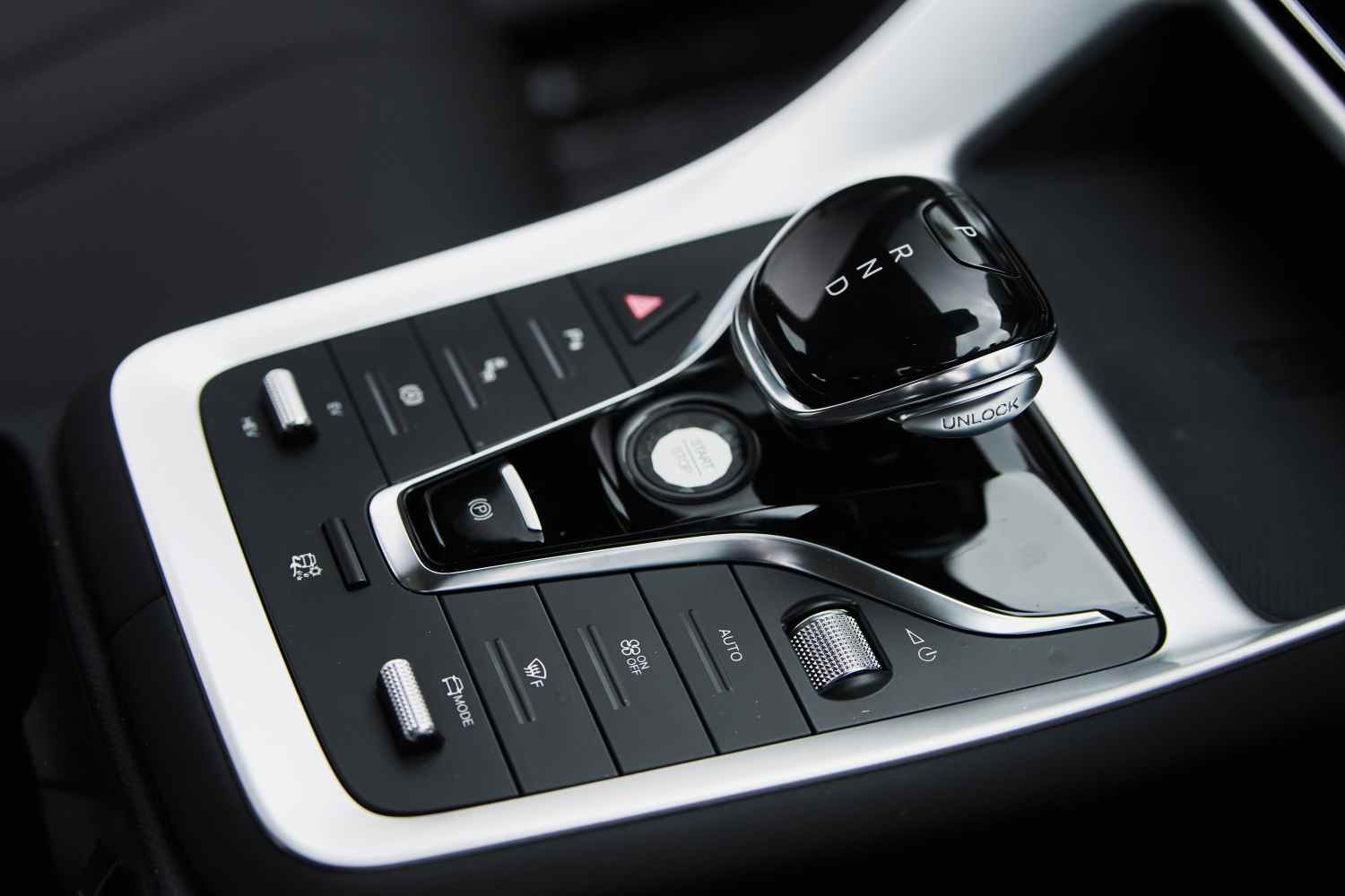 2026 BYD SEALION 5 interior transmission 1