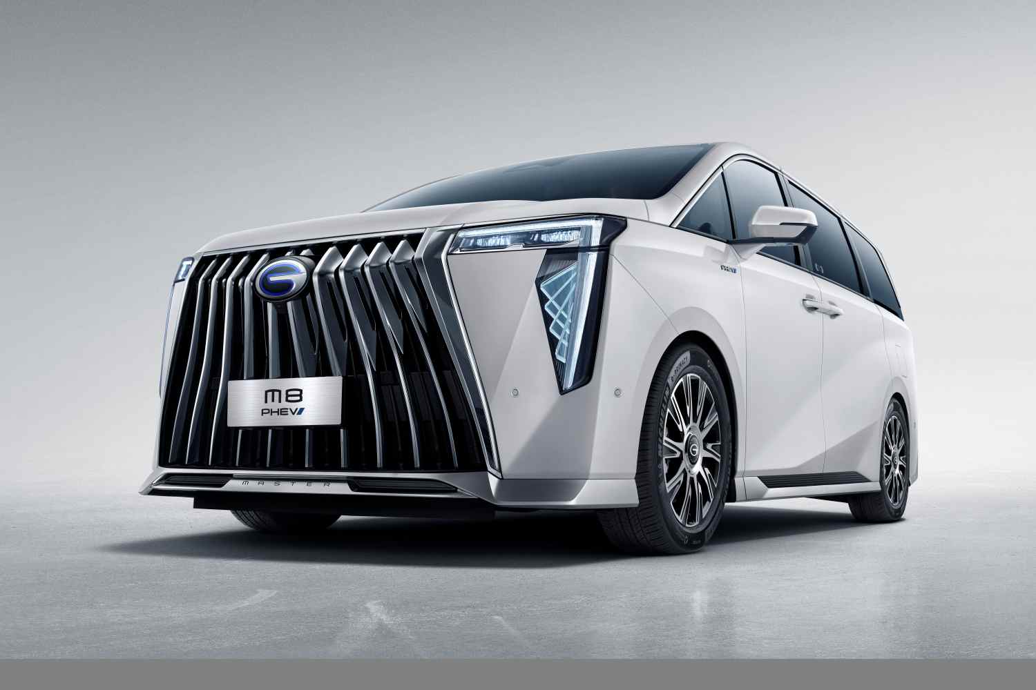 GAC M8 PHEV