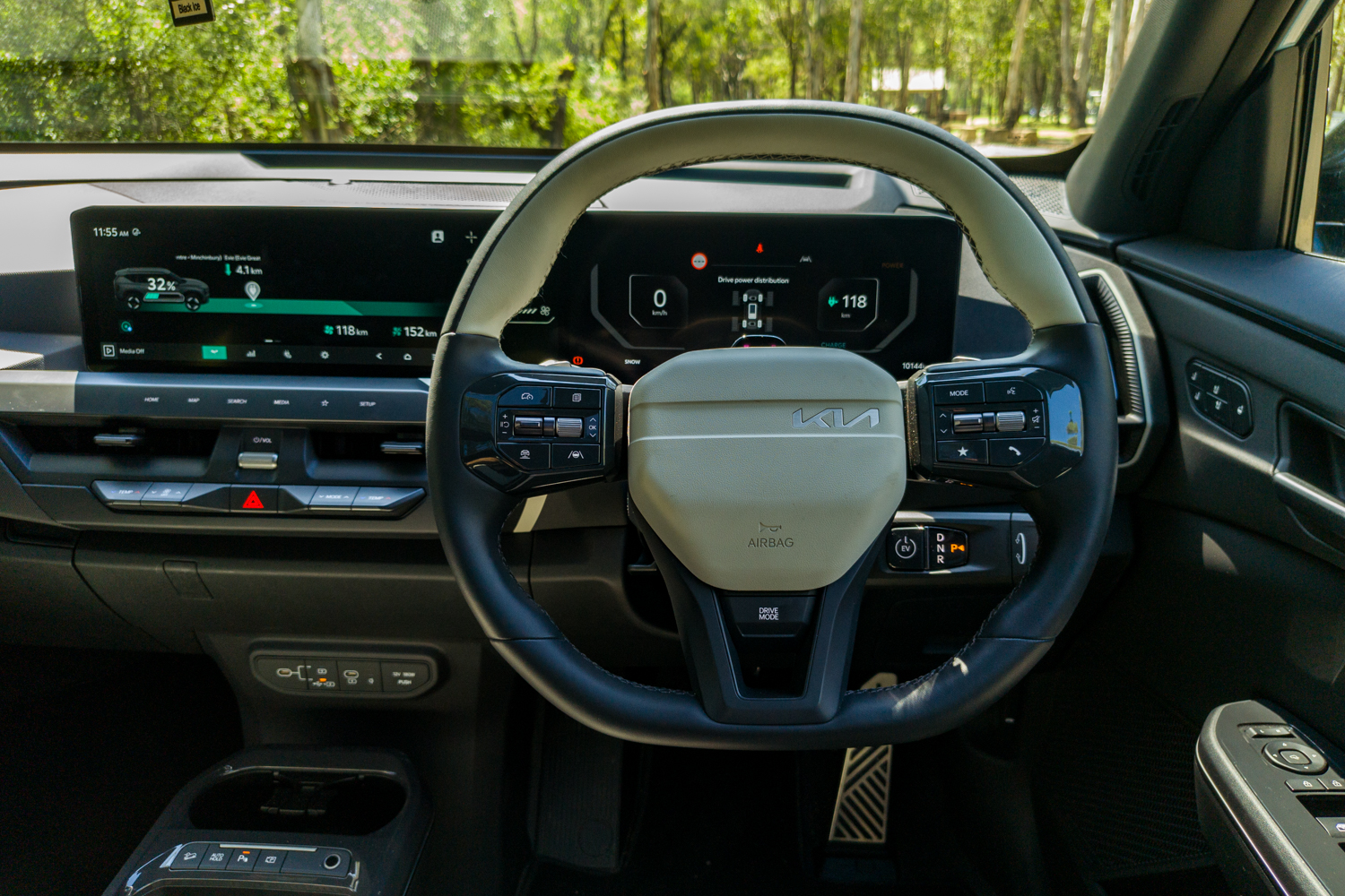 Two-tone steering wheel and digital cluster of the Kia EV5 GT-Line