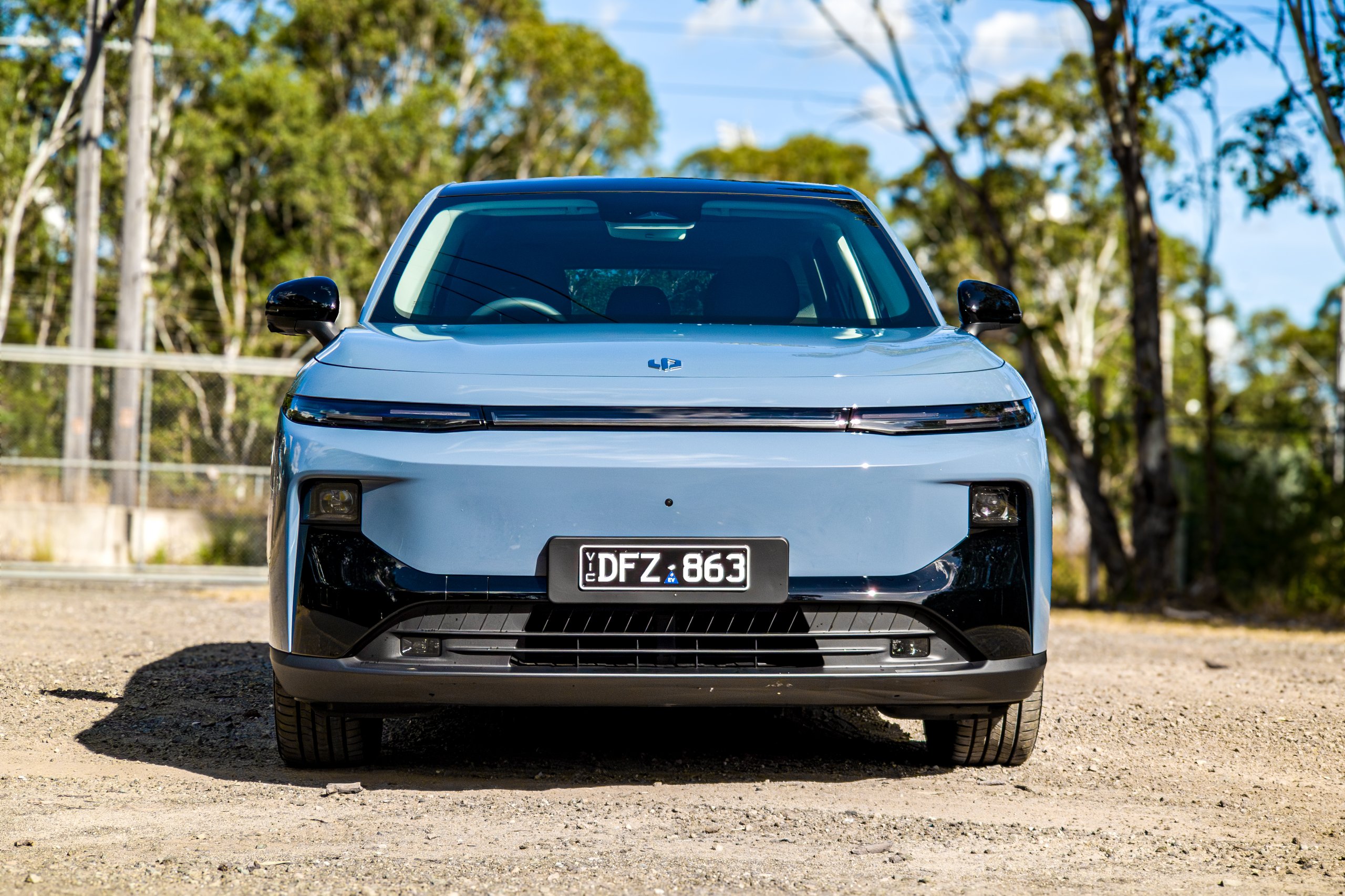Wide straight-on front view of the 2026 Leapmotor B10 showing full bonnet width and LED headlights